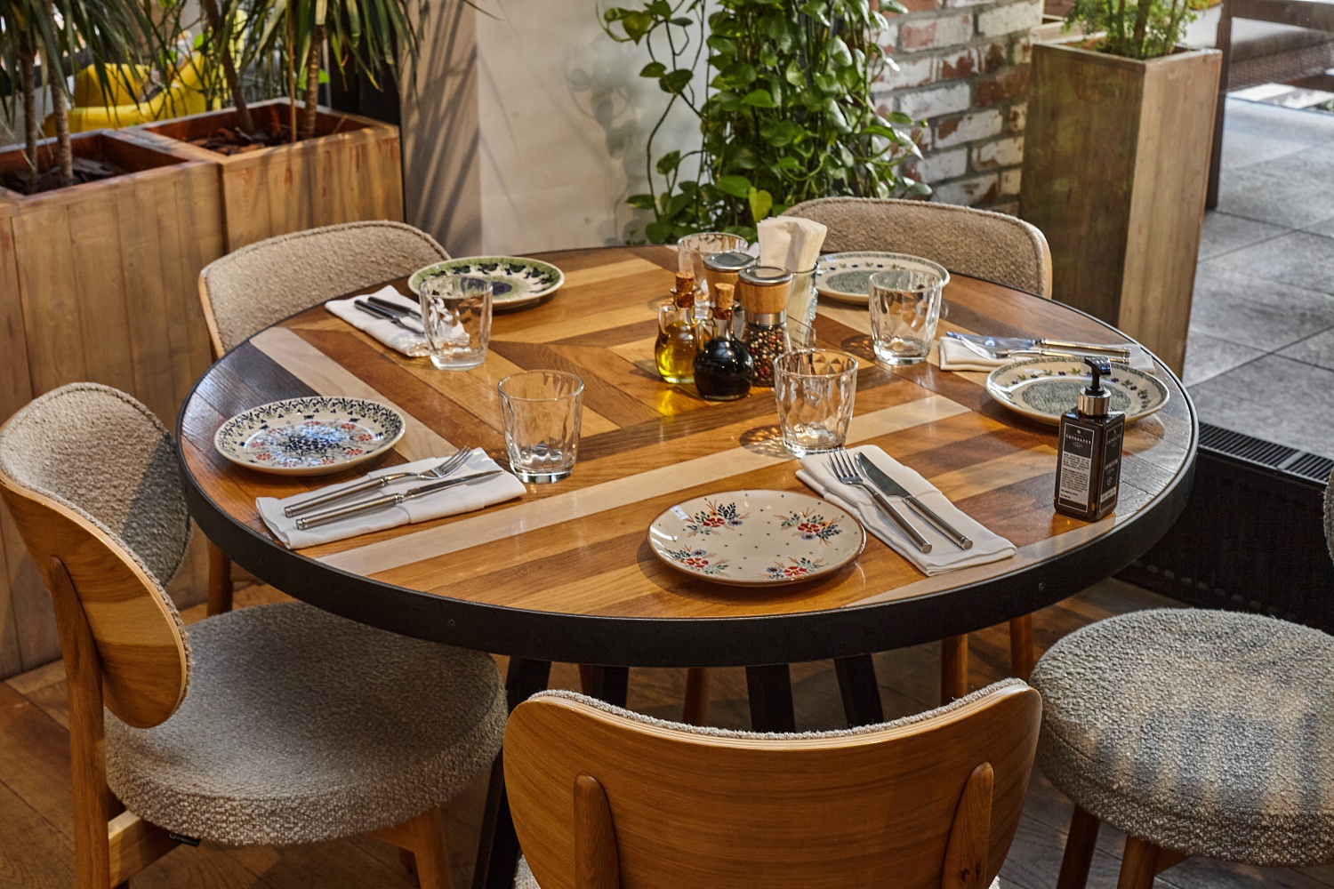 Ресторан "Сыроварня" на Усачевском рынке (Москва)