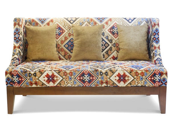 Диван Luigi с бледно-оранжевой спинкой